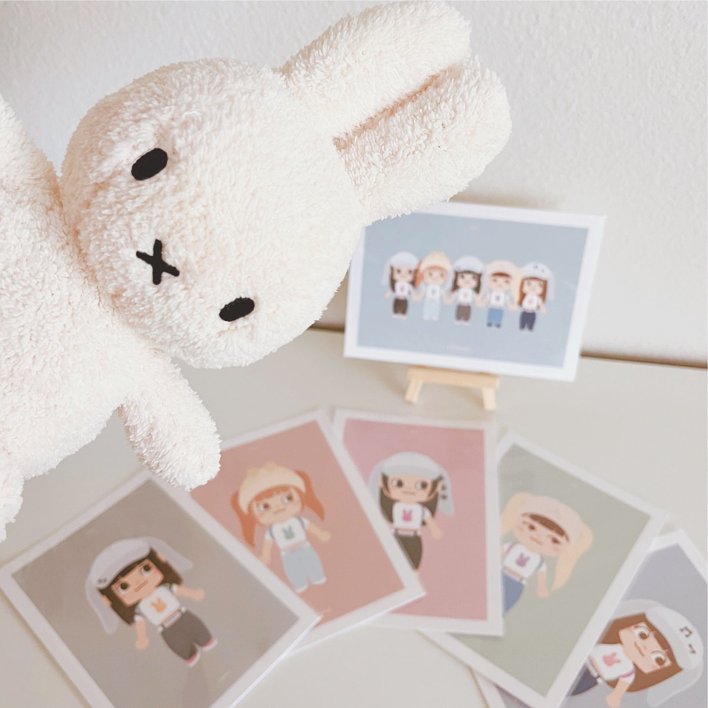 NewJeans: Art Prints